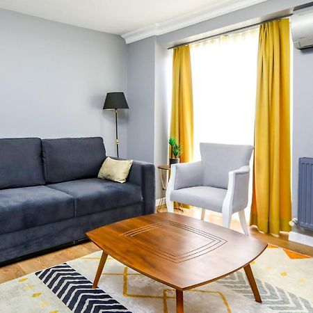 Vibrant Flat 500 M To Uskudar Ferry Station Appartement Istanboel Buitenkant foto
