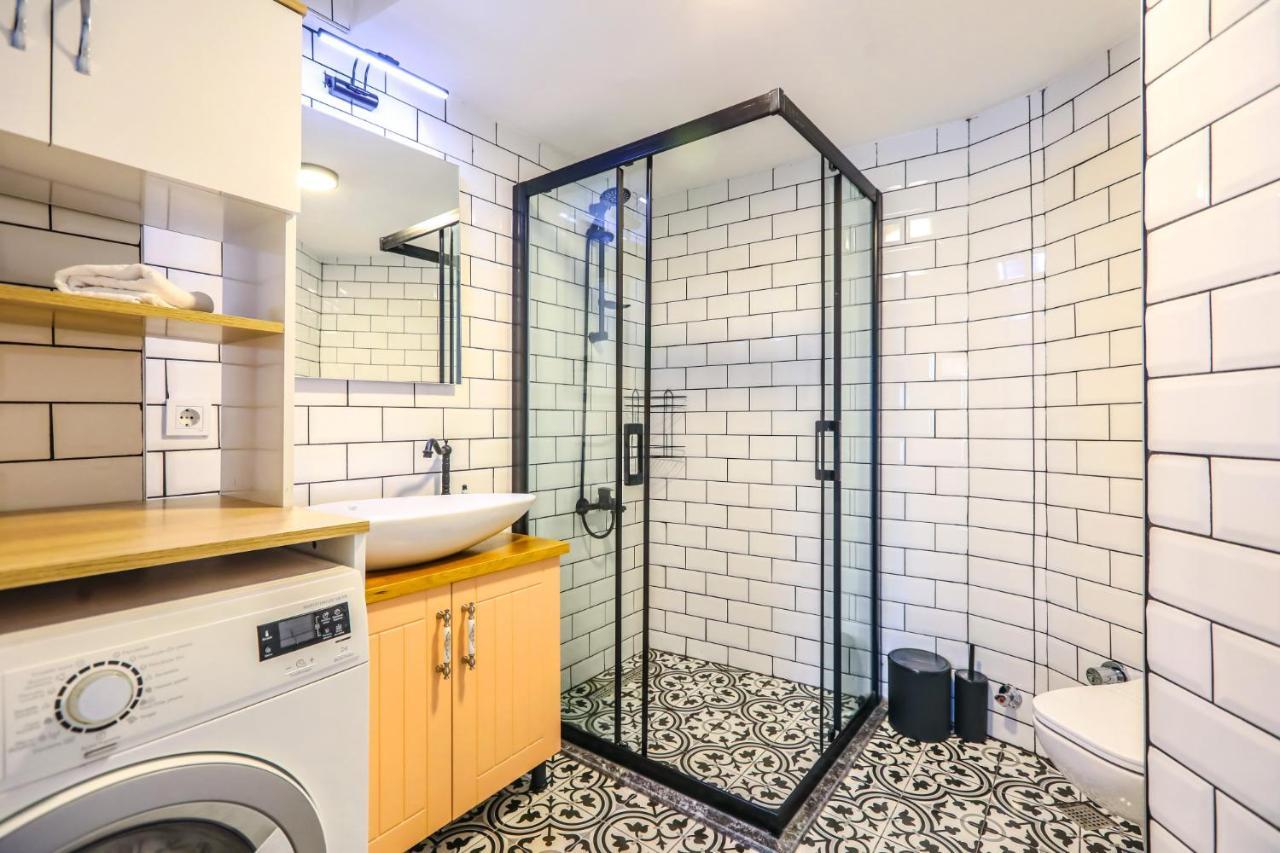 Vibrant Flat 500 M To Uskudar Ferry Station Appartement Istanboel Buitenkant foto