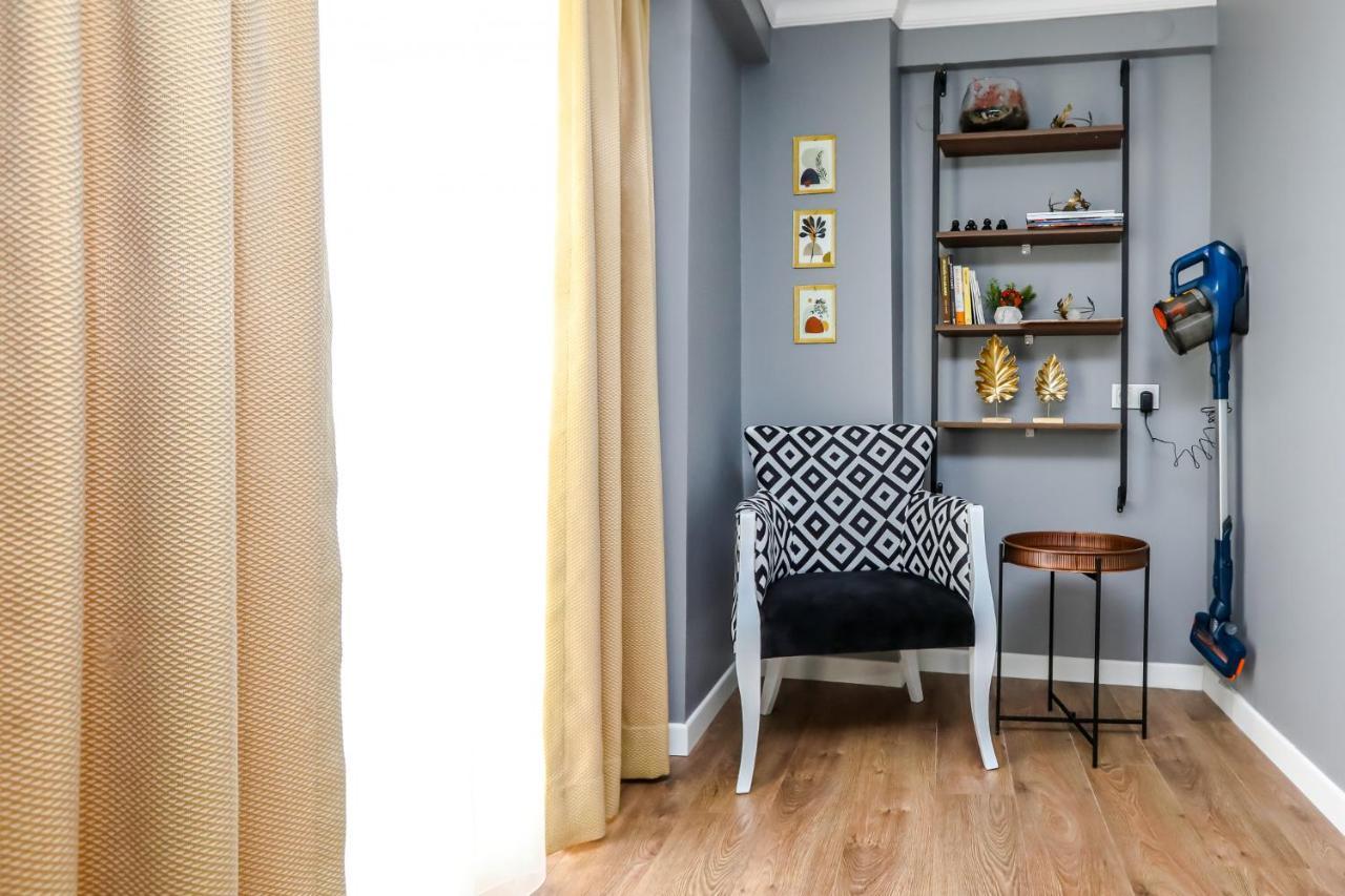 Vibrant Flat 500 M To Uskudar Ferry Station Appartement Istanboel Buitenkant foto
